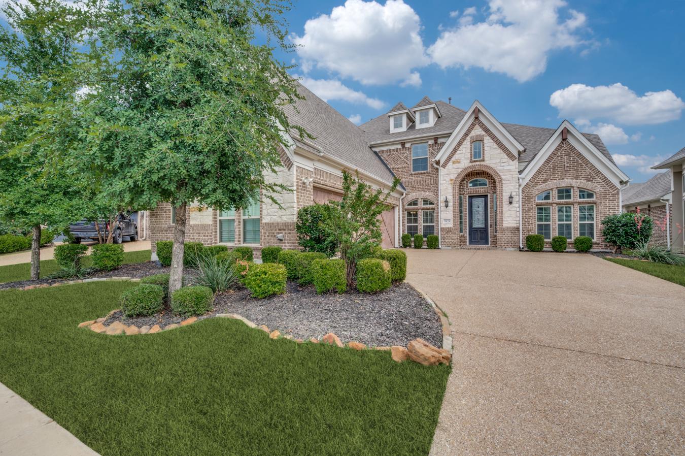Welcome to 3624 Ladybank, a beautifully maintained 5-bed, 4-bath home – image 2