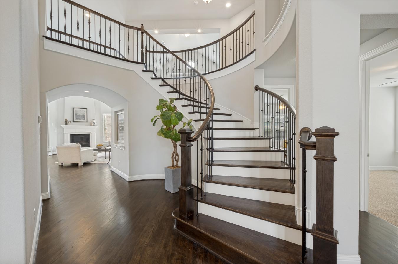 Welcome to 3624 Ladybank, a beautifully maintained 5-bed, 4-bath home – image 5
