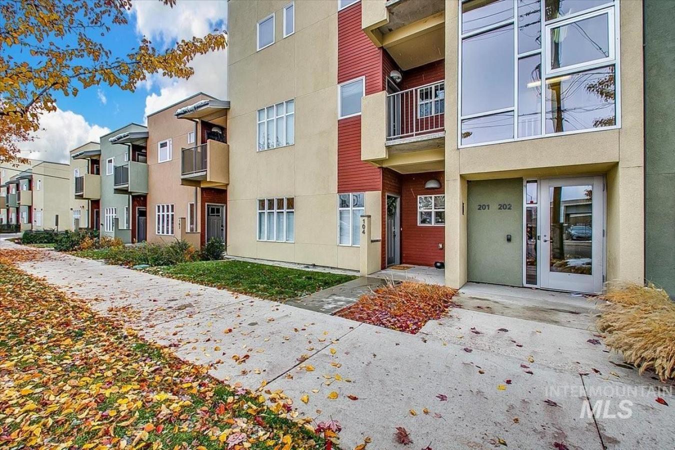 1463 W Grand Avenue, Boise, Ada, 83702, United States, 2 Bedrooms Bedrooms, ,Residential,For Sale,1463 W Grand Avenue,98984695