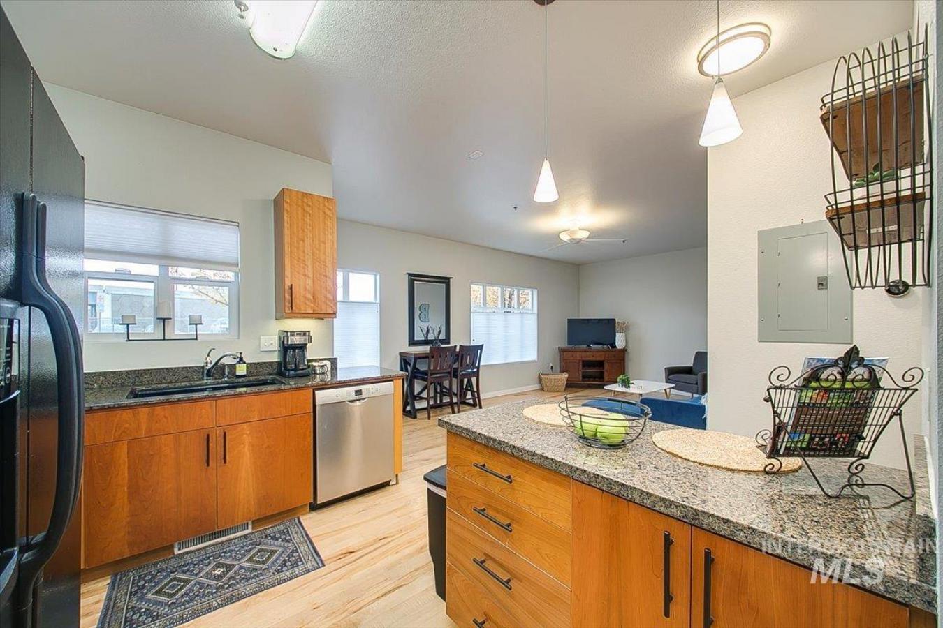 1463 W Grand Avenue, Boise, Ada, 83702, United States, 2 Bedrooms Bedrooms, ,Residential,For Sale,1463 W Grand Avenue,98984695