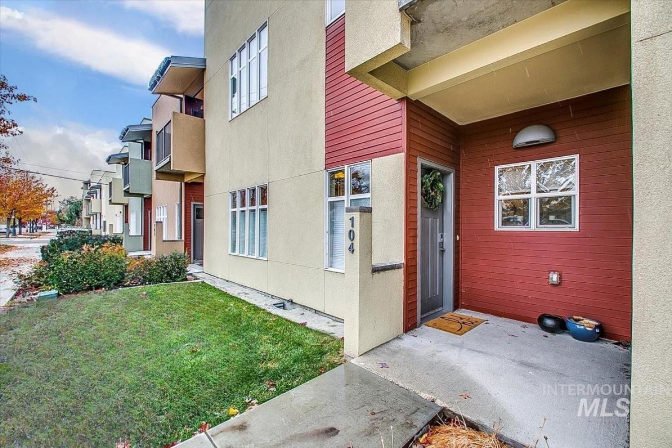 1463 W Grand Avenue, Boise, Ada, 83702, United States, 2 Bedrooms Bedrooms, ,Residential,For Sale,1463 W Grand Avenue,98984695