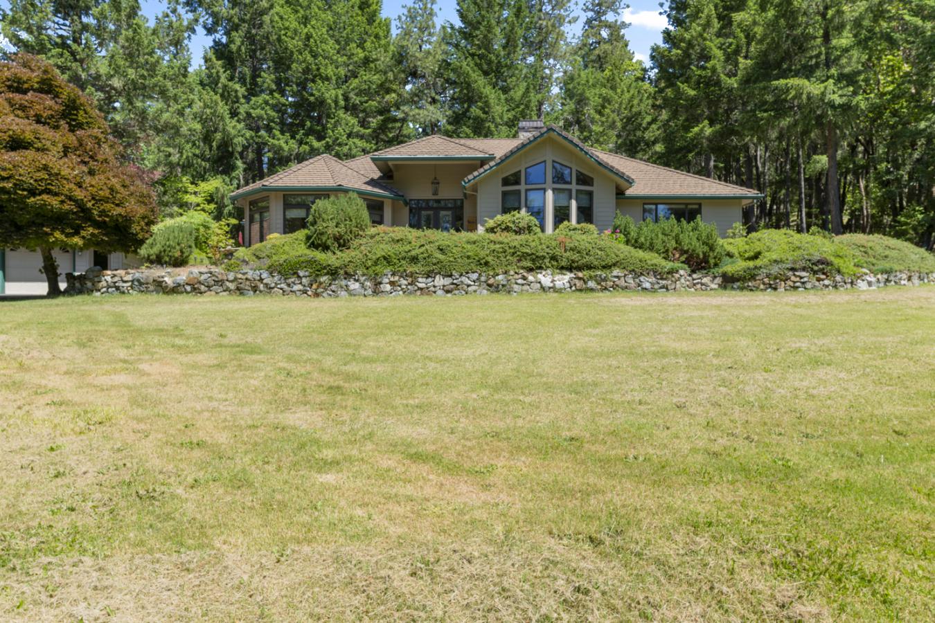 1562 Sleepy Hollow Loop, Grants Pass, Josephine, 97527, United States, 4 Bedrooms Bedrooms, ,2 BathroomsBathrooms,Residential,For Sale,1562 Sleepy Hollow Loop,220221828