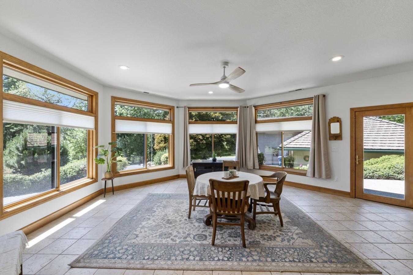 1562 Sleepy Hollow Loop, Grants Pass, Josephine, 97527, United States, 4 Bedrooms Bedrooms, ,2 BathroomsBathrooms,Residential,For Sale,1562 Sleepy Hollow Loop,220221828