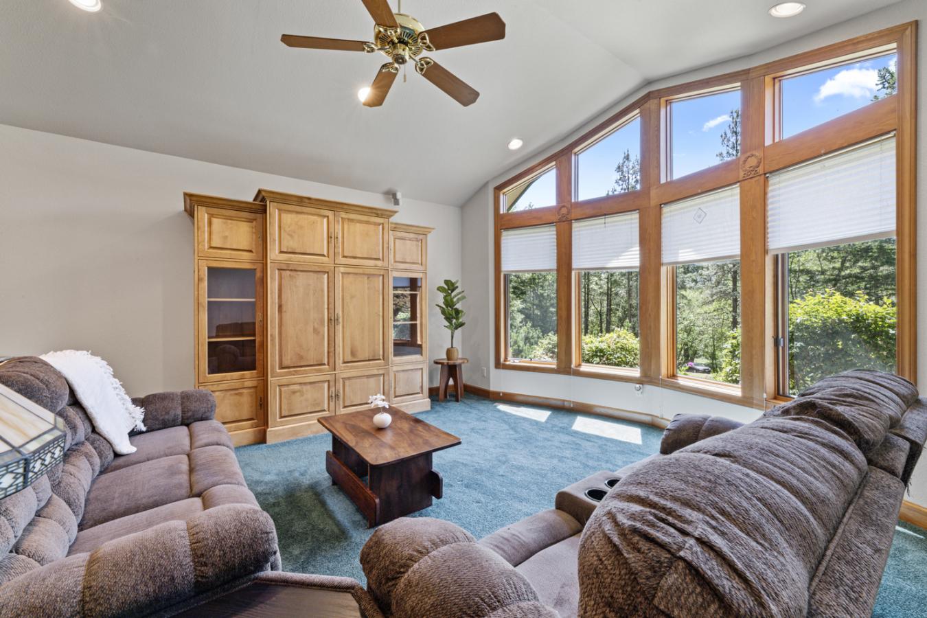 1562 Sleepy Hollow Loop, Grants Pass, Josephine, 97527, United States, 4 Bedrooms Bedrooms, ,2 BathroomsBathrooms,Residential,For Sale,1562 Sleepy Hollow Loop,220221828