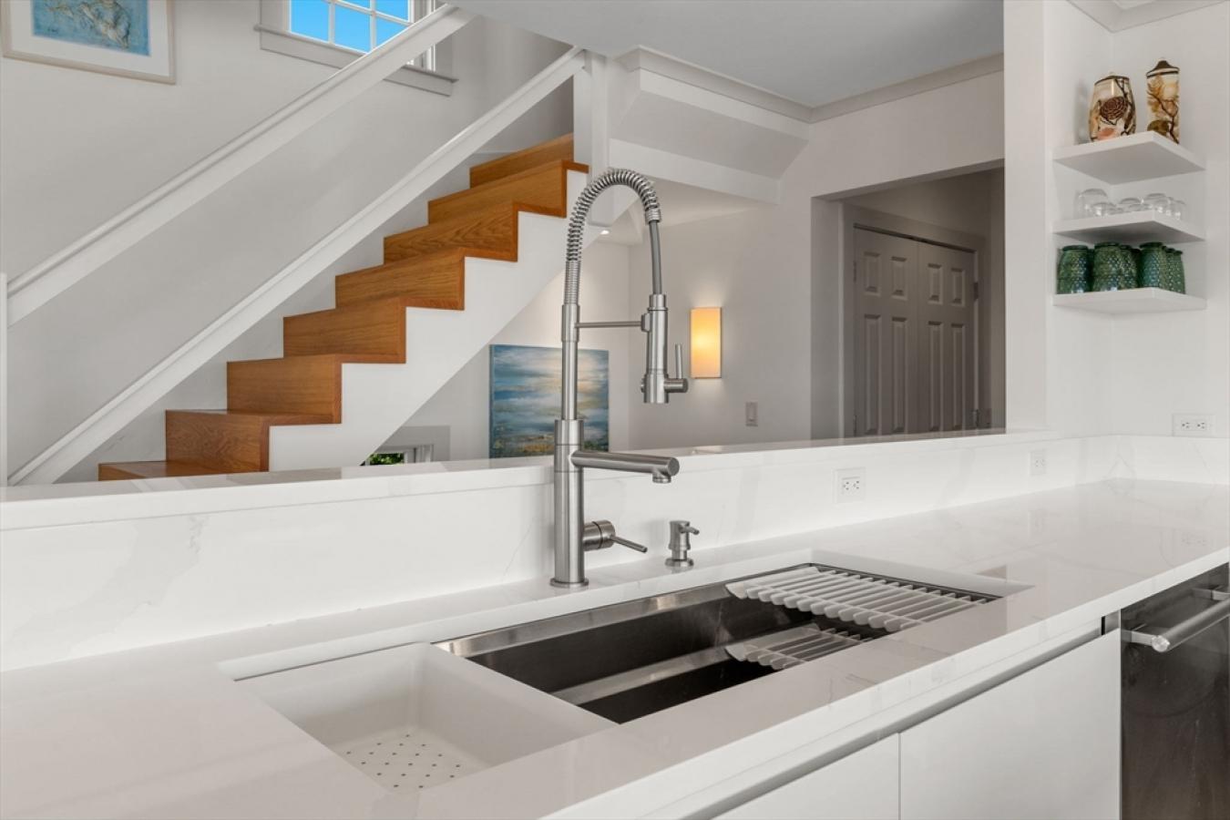 Perched on the waterfront in Chathams coveted Stage Island neighborhoo – image 7