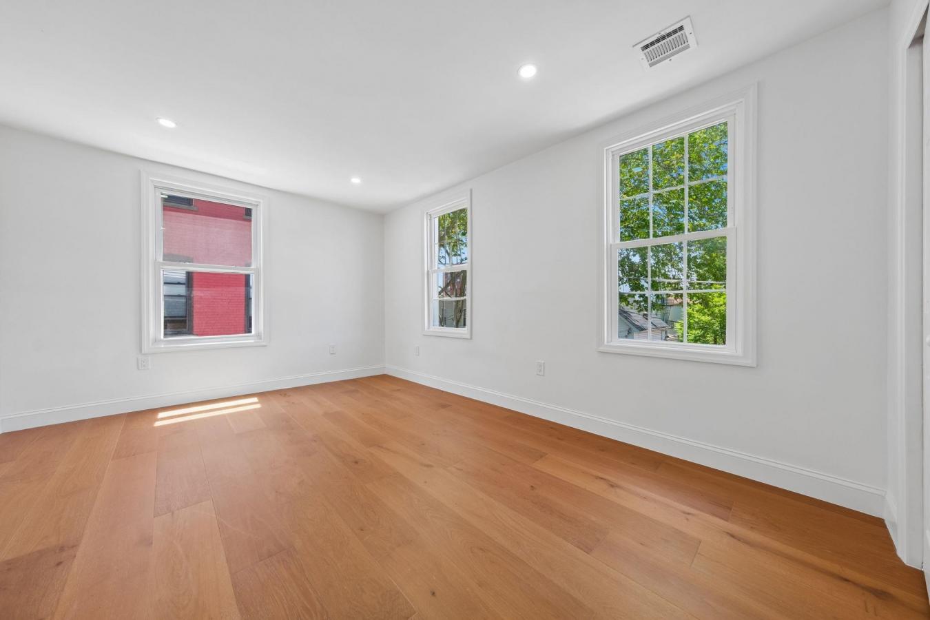 42 Passaic Avenue, Jersey City, Hudson, 07307, United States, 3 Bedrooms Bedrooms, ,3 BathroomsBathrooms,Residential,For Sale,42 Passaic Avenue,260010857
