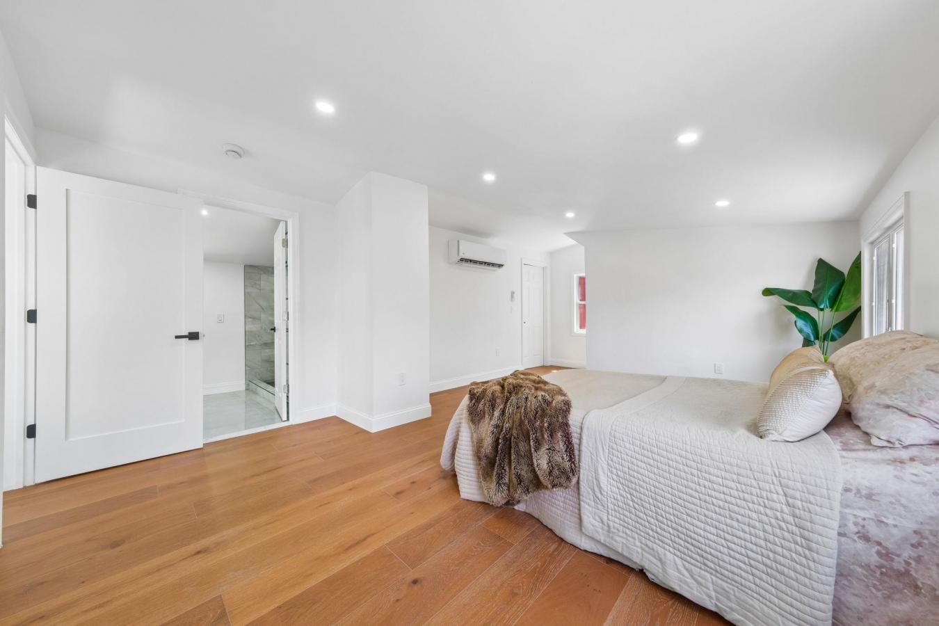 42 Passaic Avenue, Jersey City, Hudson, 07307, United States, 3 Bedrooms Bedrooms, ,3 BathroomsBathrooms,Residential,For Sale,42 Passaic Avenue,260010857