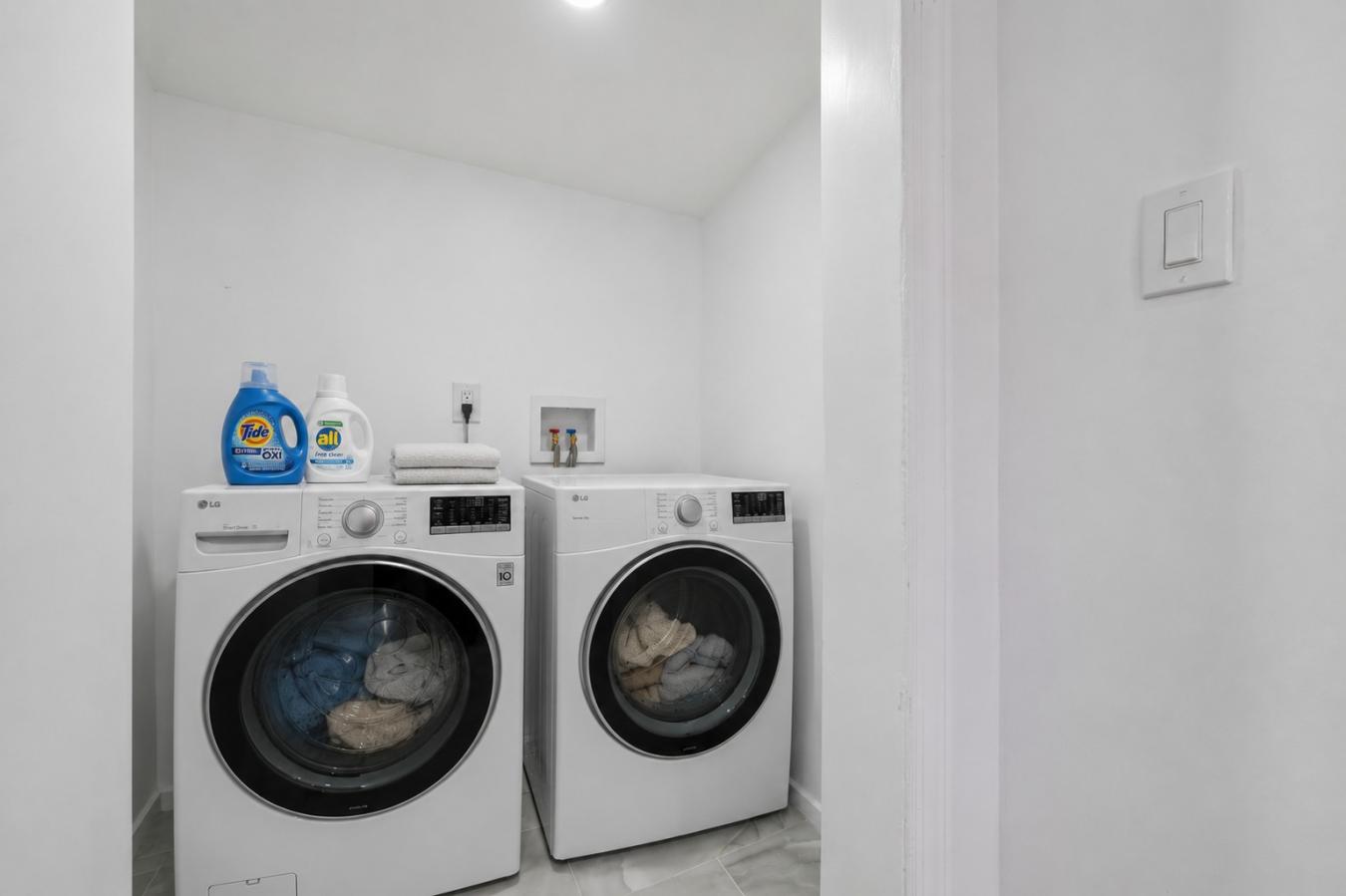 42 Passaic Avenue, Jersey City, Hudson, 07307, United States, 3 Bedrooms Bedrooms, ,3 BathroomsBathrooms,Residential,For Sale,42 Passaic Avenue,260010857