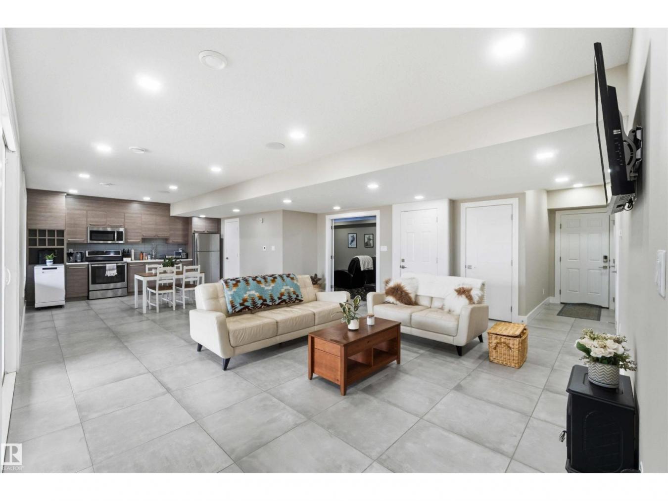 #186 52327 RANGE ROAD, Rural Strathcona County, Rural Strathcona County, T8B1C6, Canada, 7 Bedrooms Bedrooms, ,5 BathroomsBathrooms,Residential,For Sale,#186 52327 RANGE ROAD,E4487733