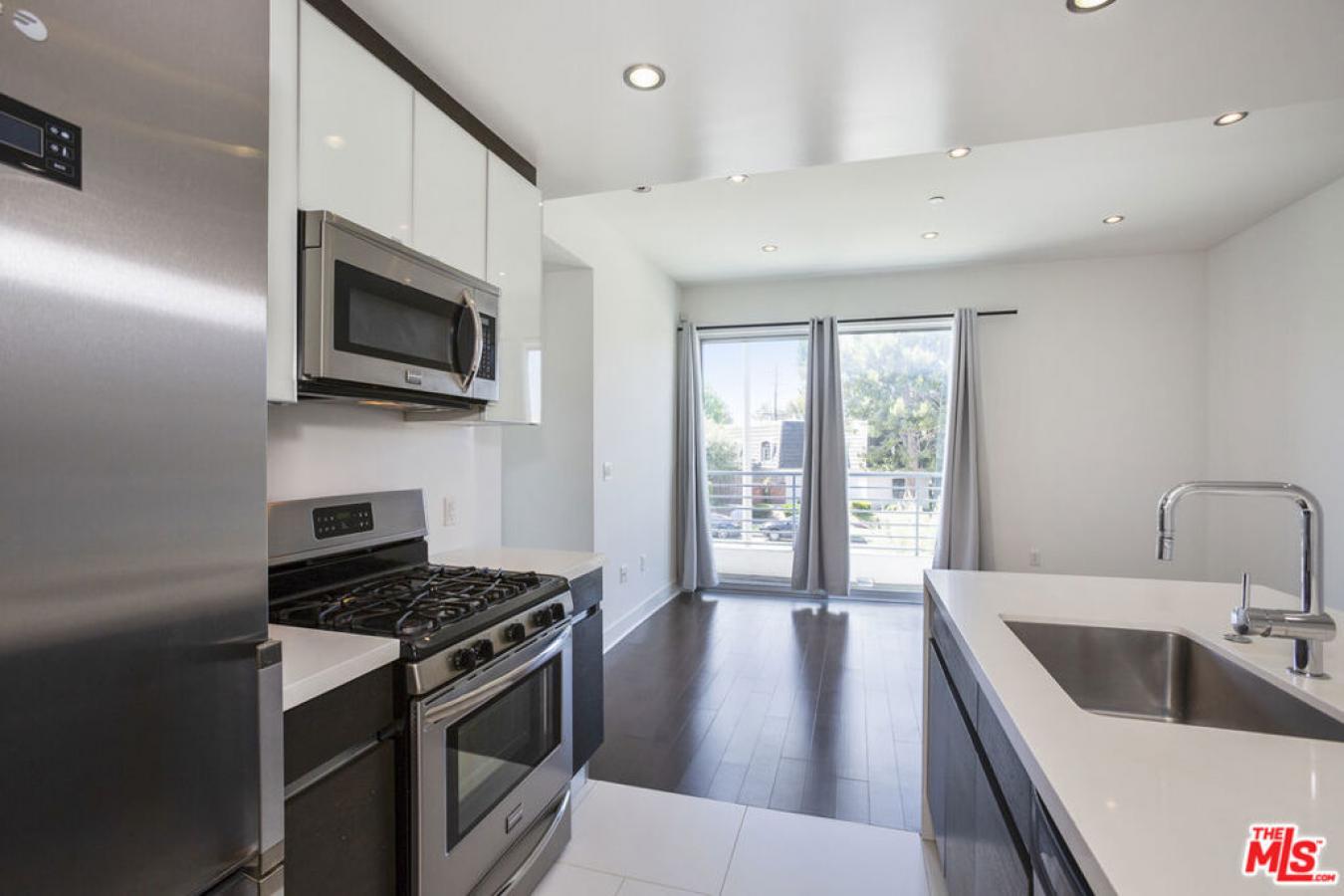 Want the atmosphere of Playa Vista, without the crowds? This is for yo – image 11
