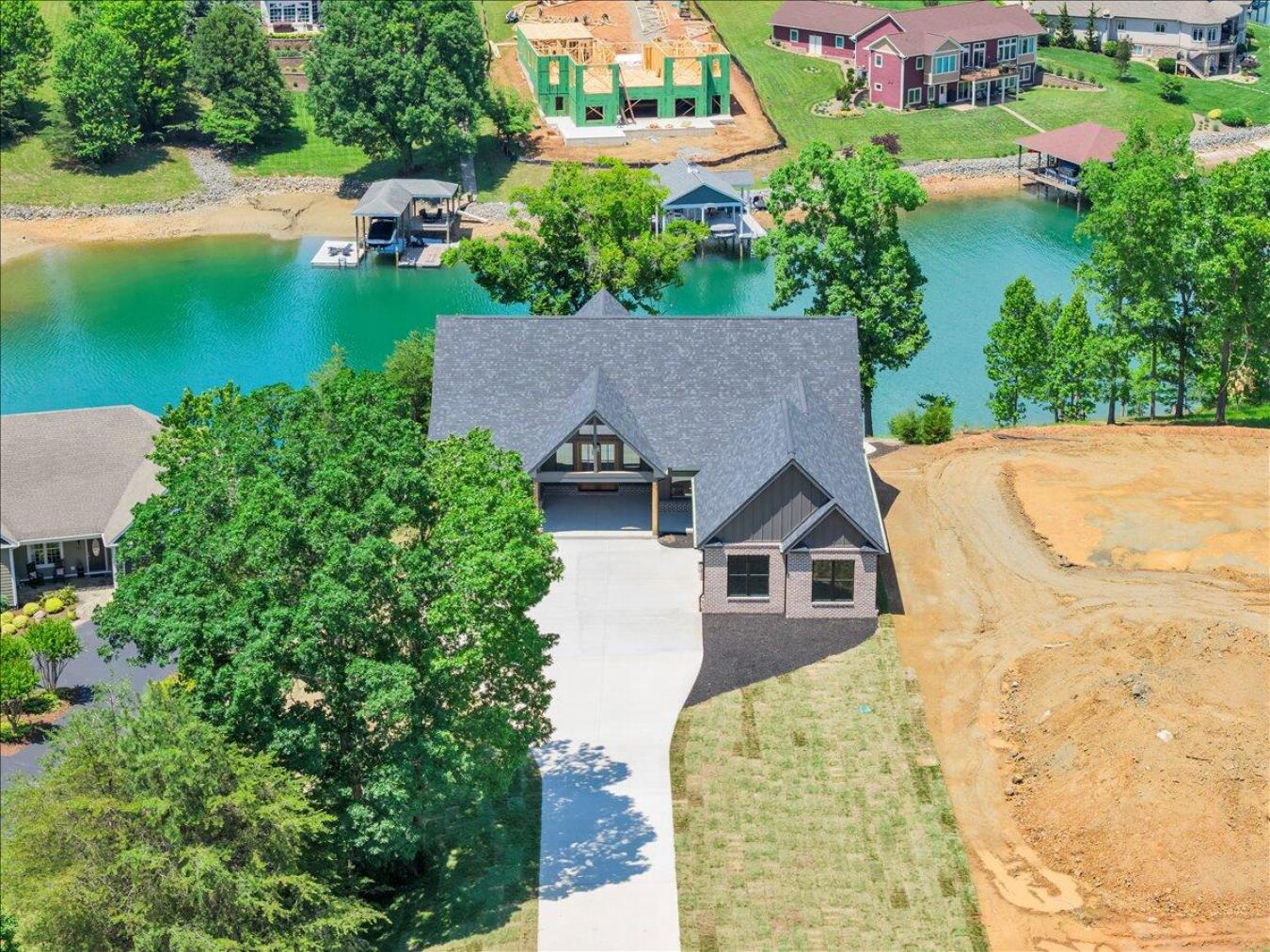 775 Compass Cove, Moneta, Franklin County, 24121, United States, 5 Bedrooms Bedrooms, ,5 BathroomsBathrooms,Residential,For Sale,775 Compass Cove,927232