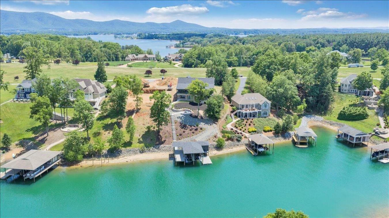 775 Compass Cove, Moneta, Franklin County, 24121, United States, 5 Bedrooms Bedrooms, ,5 BathroomsBathrooms,Residential,For Sale,775 Compass Cove,927232