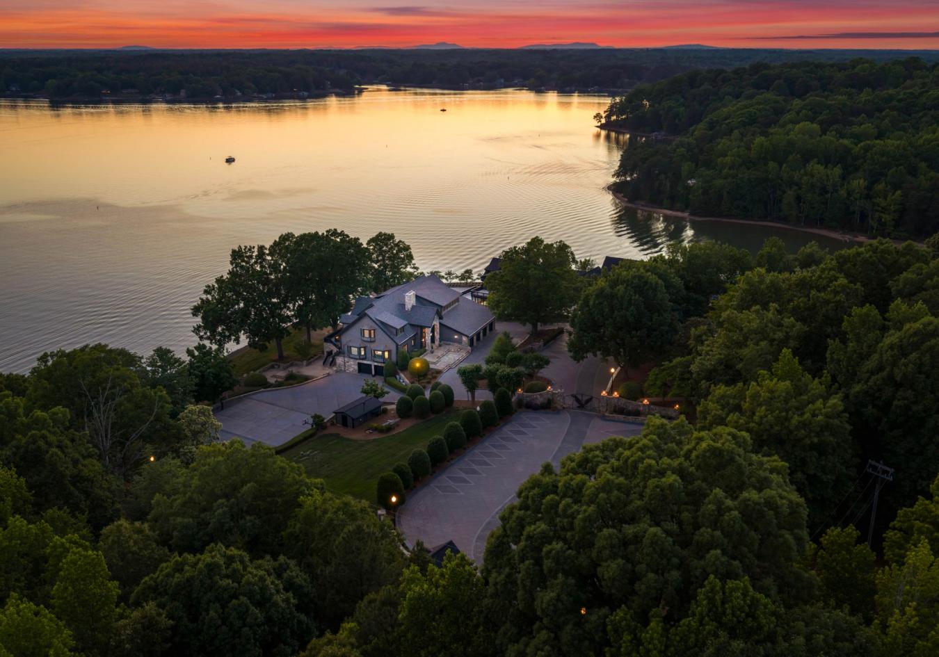 9719 Nine Eagles Lane, Charlotte, Mecklenburg, 28278, United States, 12 Bedrooms Bedrooms, ,15 BathroomsBathrooms,Residential,For Sale,9719 Nine Eagles Lane,4388347