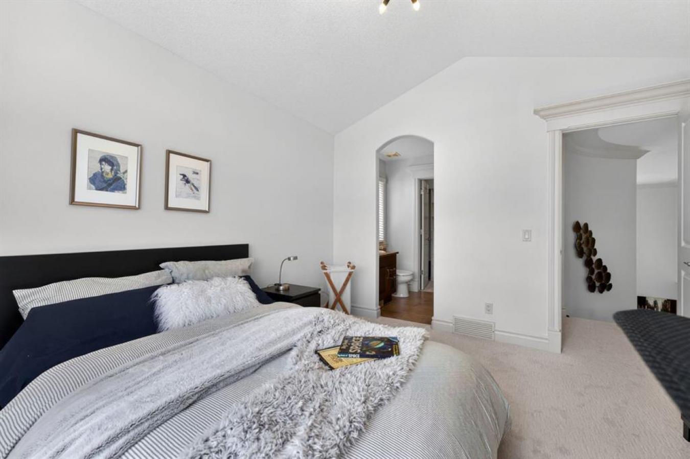 32 Aspen Meadows Manor SW, Calgary, Calgary, T3H5Z6, Canada, 6 Bedrooms Bedrooms, ,5 BathroomsBathrooms,Residential,For Sale,32 Aspen Meadows Manor SW,A2317801