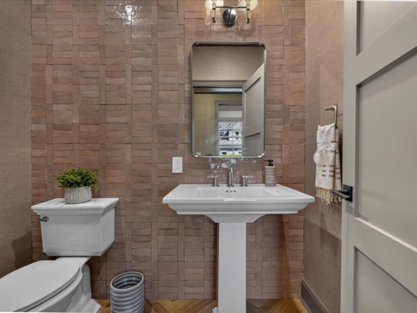 122 Regent Street, Saratoga Springs, NY, 12866, United States, 3 Bedrooms Bedrooms, ,2 BathroomsBathrooms,Residential,For Sale,122 Regent Street,202522637