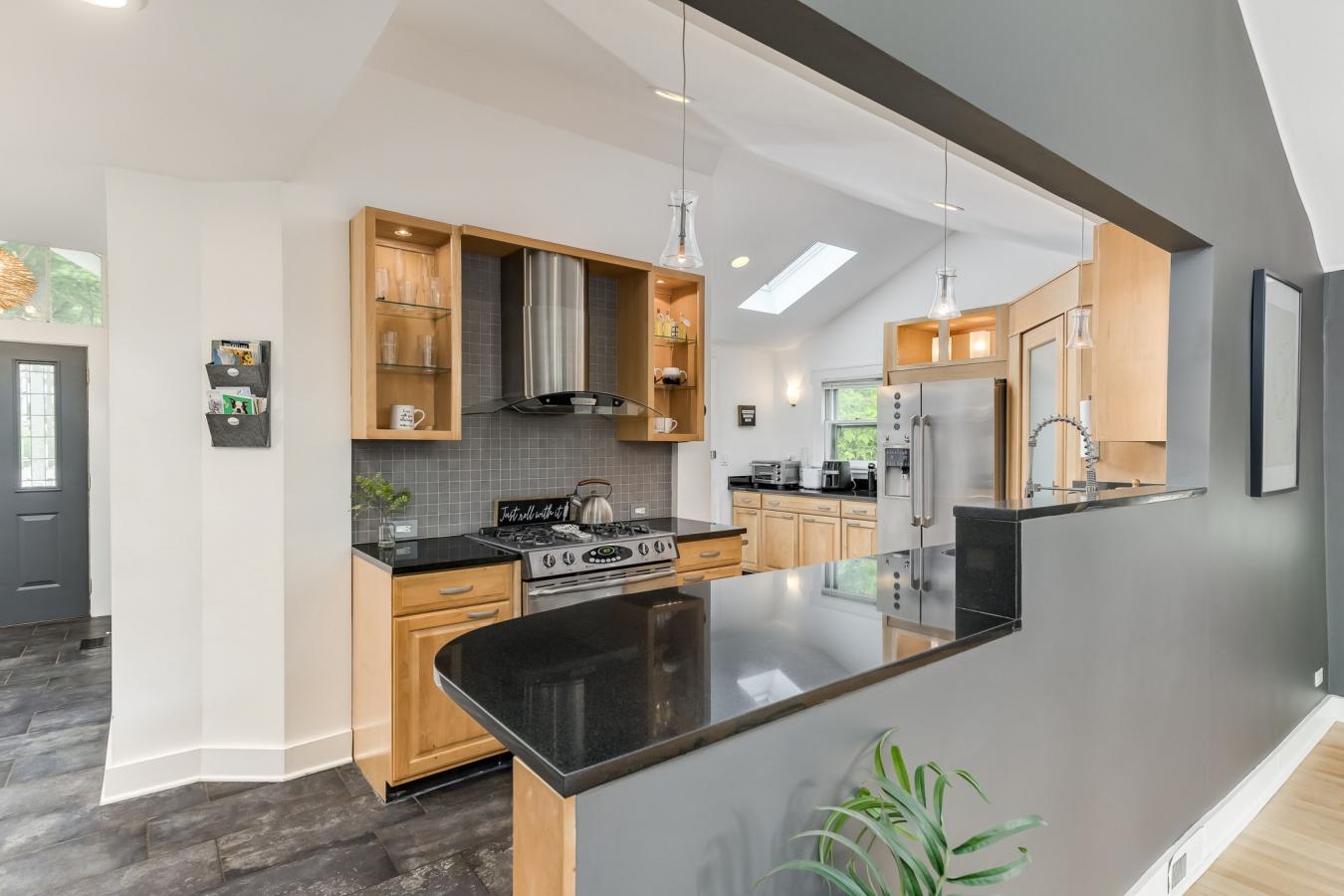 A Hidden Gem in a Woodland Retreat: Tucked away along a quiet, tree-li – image 14