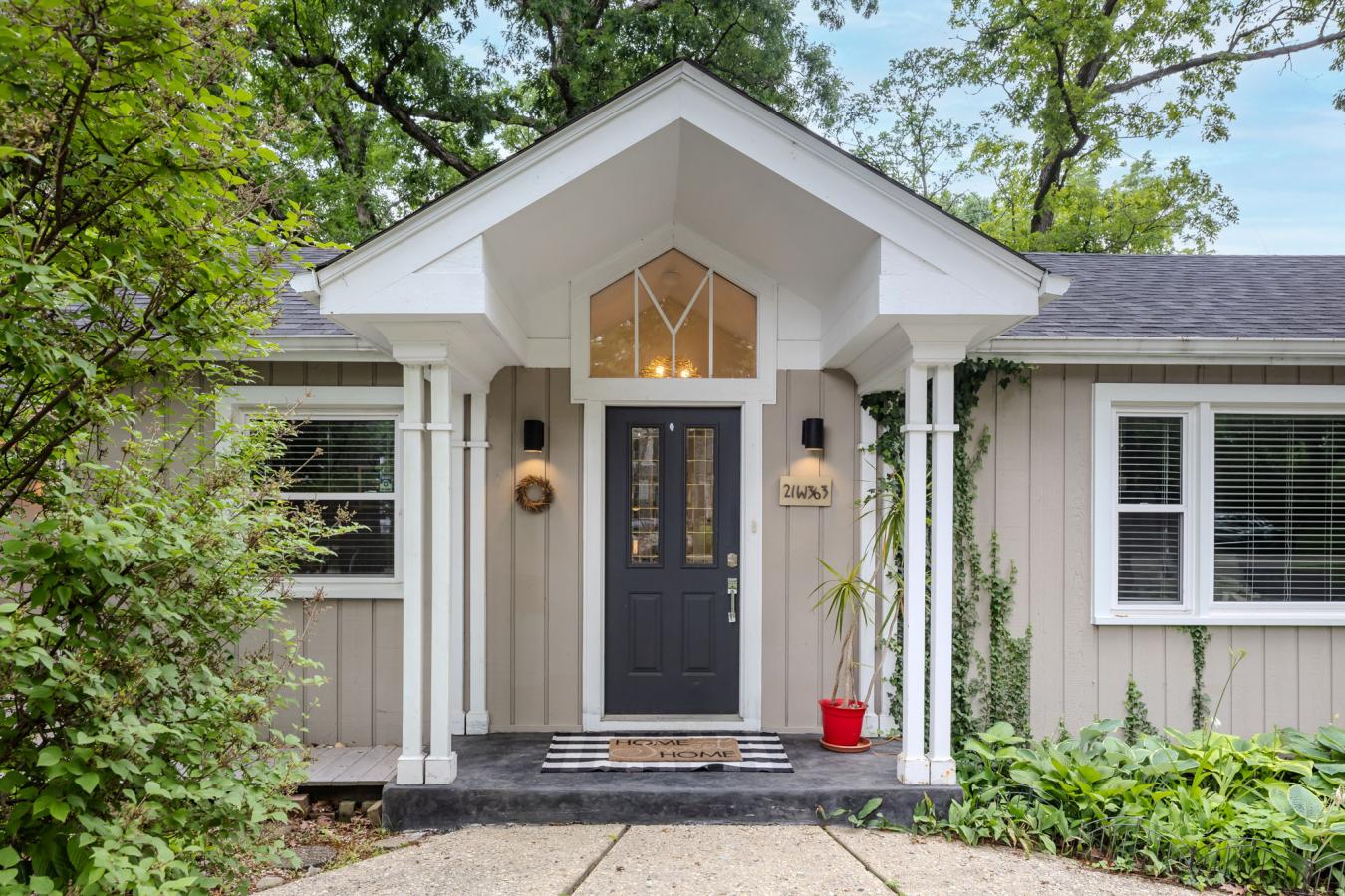 A Hidden Gem in a Woodland Retreat: Tucked away along a quiet, tree-li – image 1