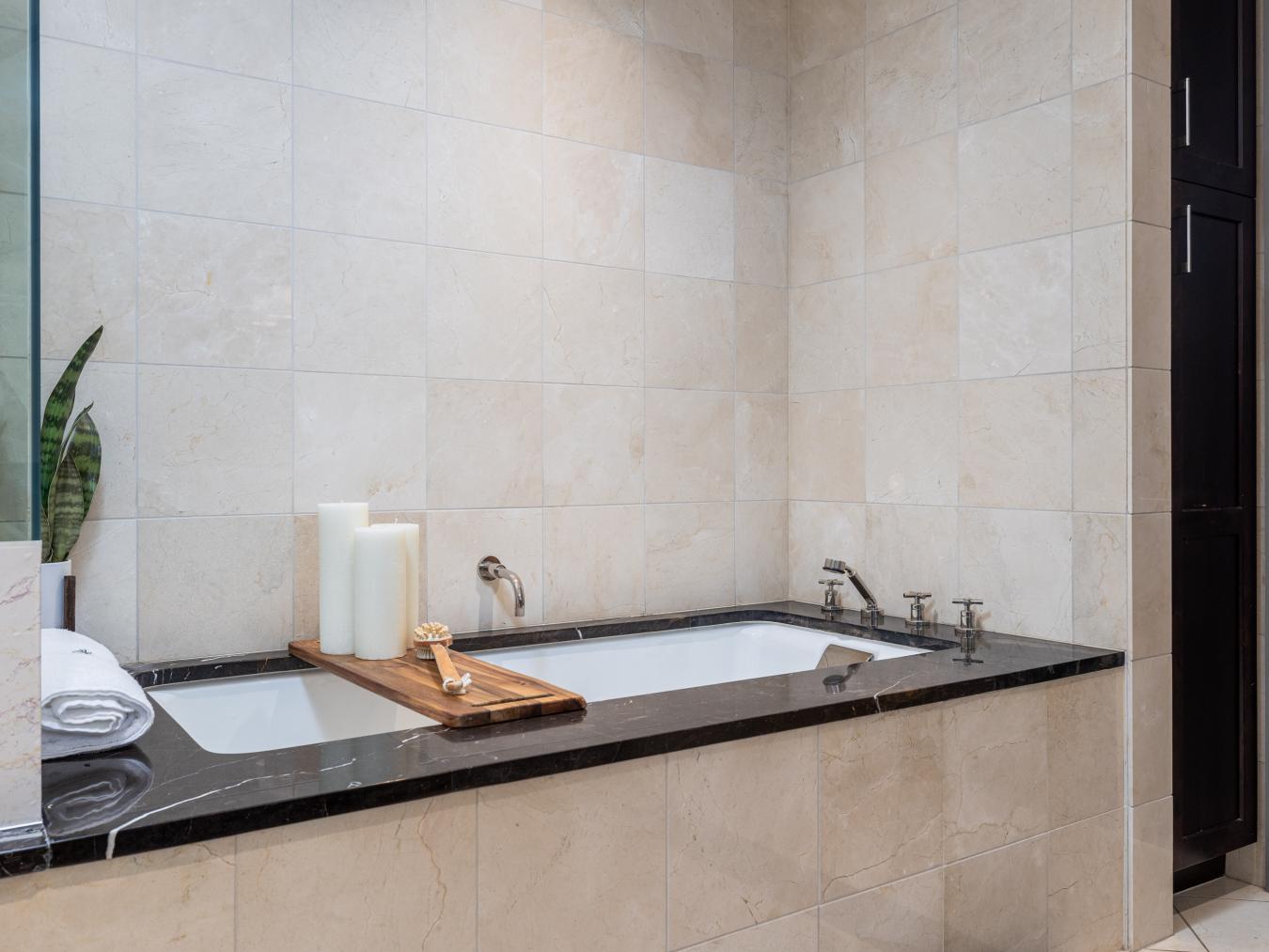 98 San Jacinto Boulevard, Austin, Travis, 78701, United States, 1 Bedroom Bedrooms, ,1 BathroomBathrooms,Residential,For Sale,98 San Jacinto Boulevard,9718821