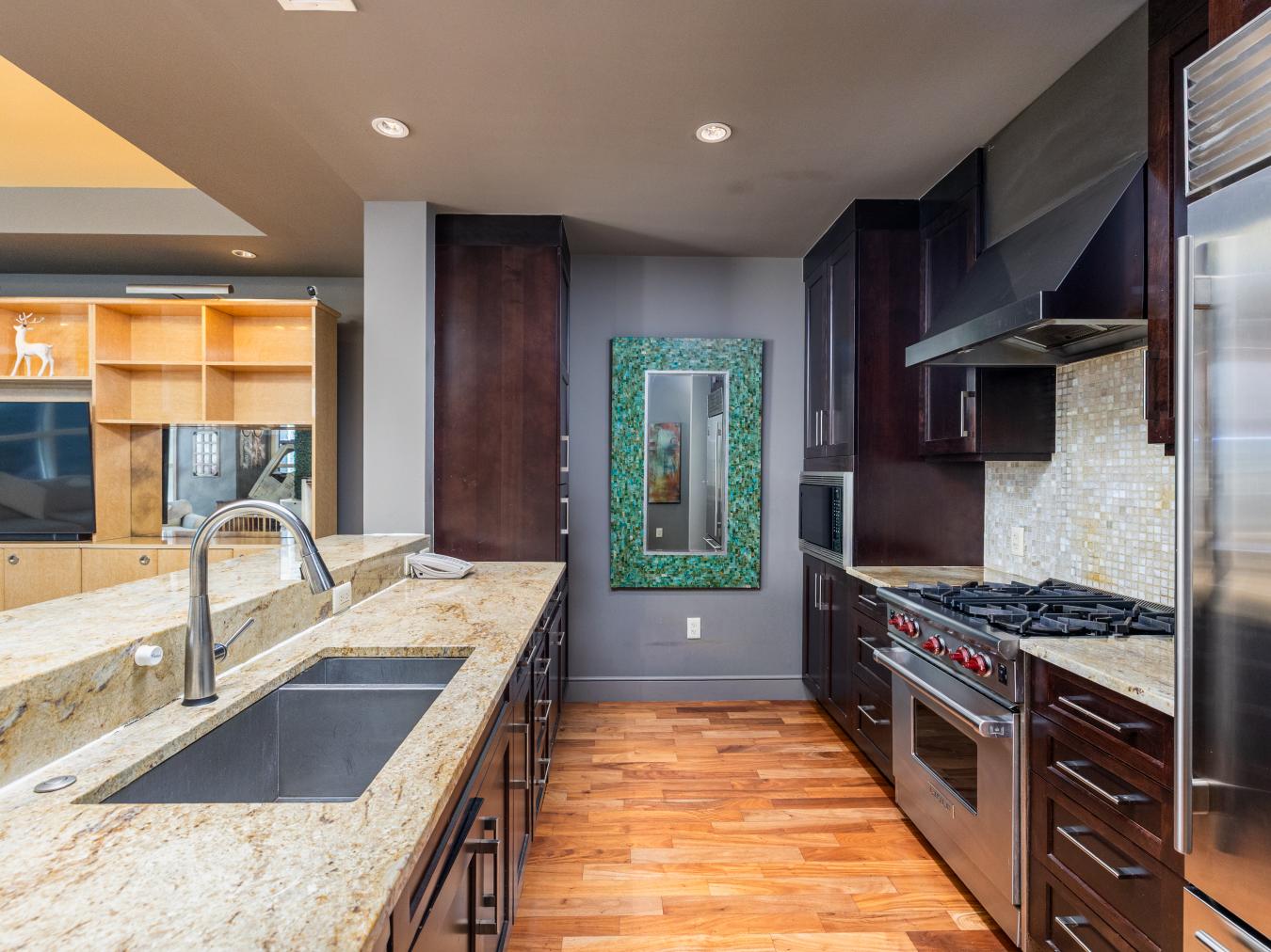 98 San Jacinto Boulevard, Austin, Travis, 78701, United States, 1 Bedroom Bedrooms, ,1 BathroomBathrooms,Residential,For Sale,98 San Jacinto Boulevard,9718821