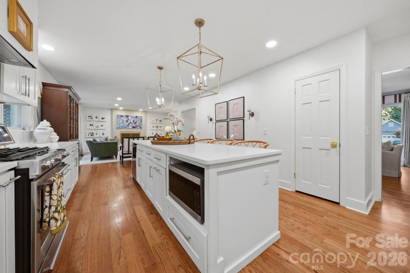 1015 Thistle Court, Charlotte, Mecklenburg, 28211, United States, 4 Bedrooms Bedrooms, ,2 BathroomsBathrooms,Residential,For Sale,1015 Thistle Court,228047