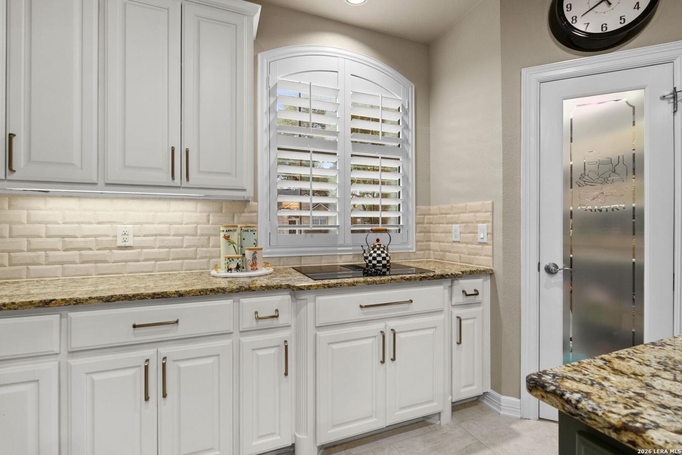 Welcome to Oakwood, where timeless elegance meets exceptional craftsma – image 19