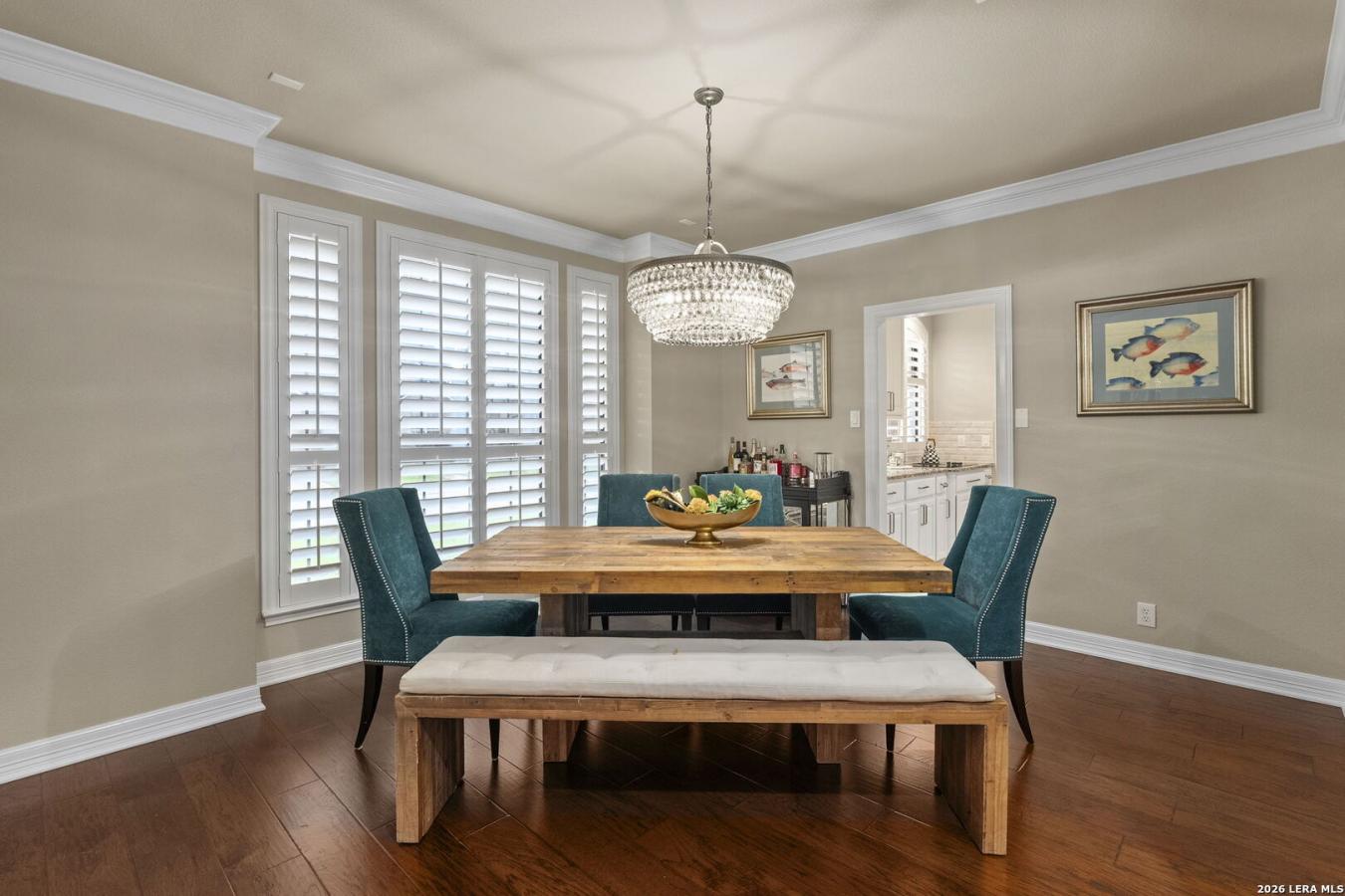 Welcome to Oakwood, where timeless elegance meets exceptional craftsma – image 6