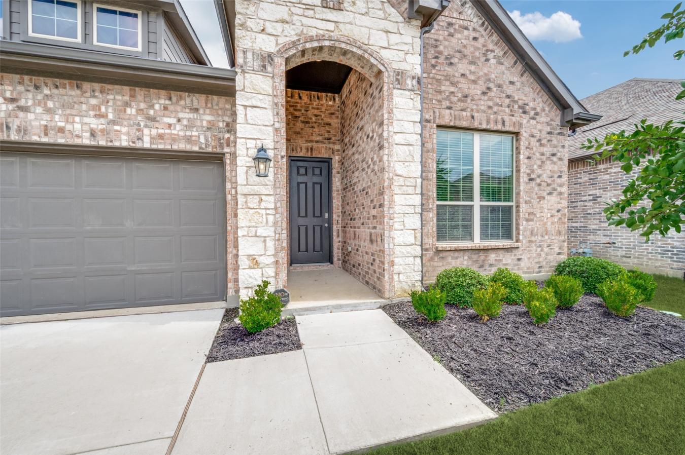Welcome to 809 Cromwell Drive, a beautifully maintained HistoryMaker H – image 3