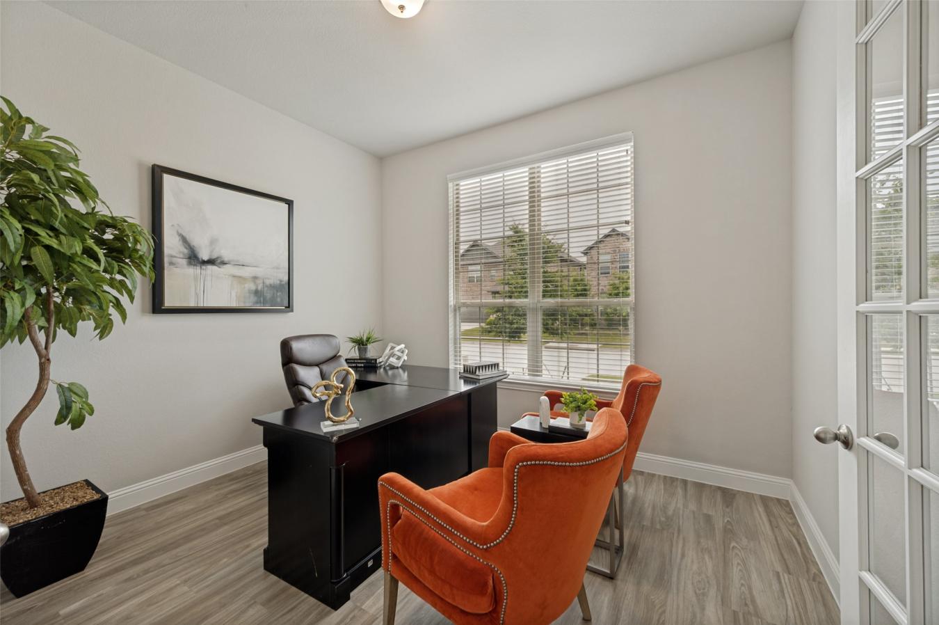 Welcome to 809 Cromwell Drive, a beautifully maintained HistoryMaker H – image 5