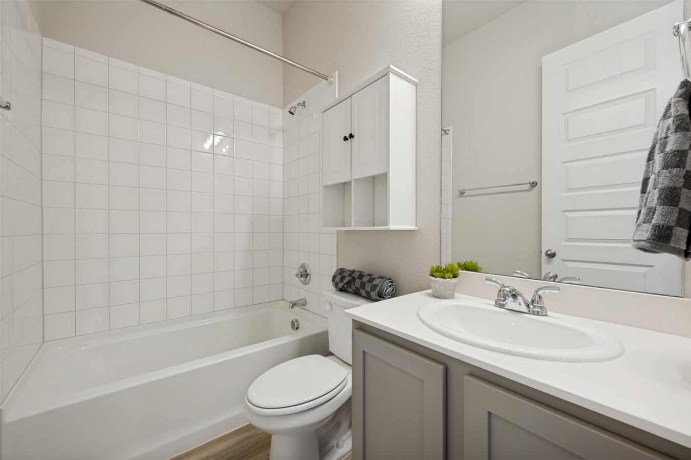 Welcome to 809 Cromwell Drive, a beautifully maintained HistoryMaker H – image 8
