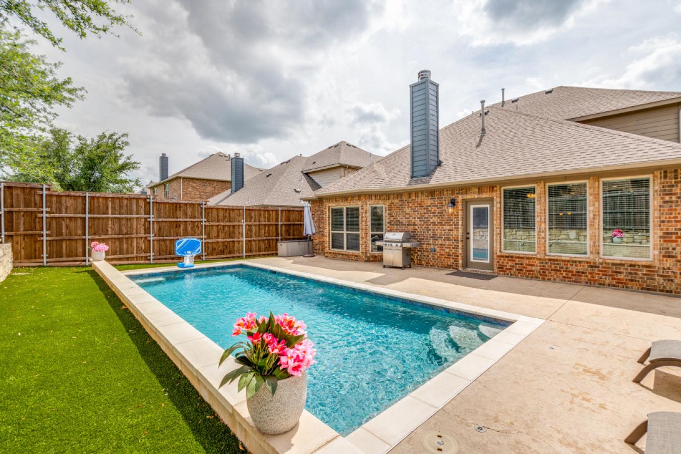 Gorgeous 2016-built single-family home located on a desirable corner l – image 7