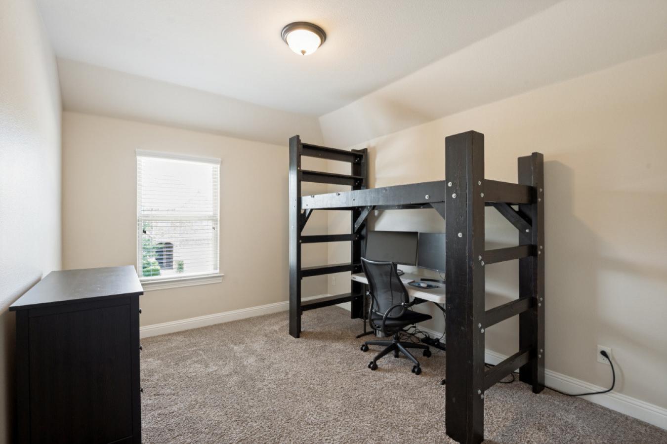 Gorgeous 2016-built single-family home located on a desirable corner l – image 14