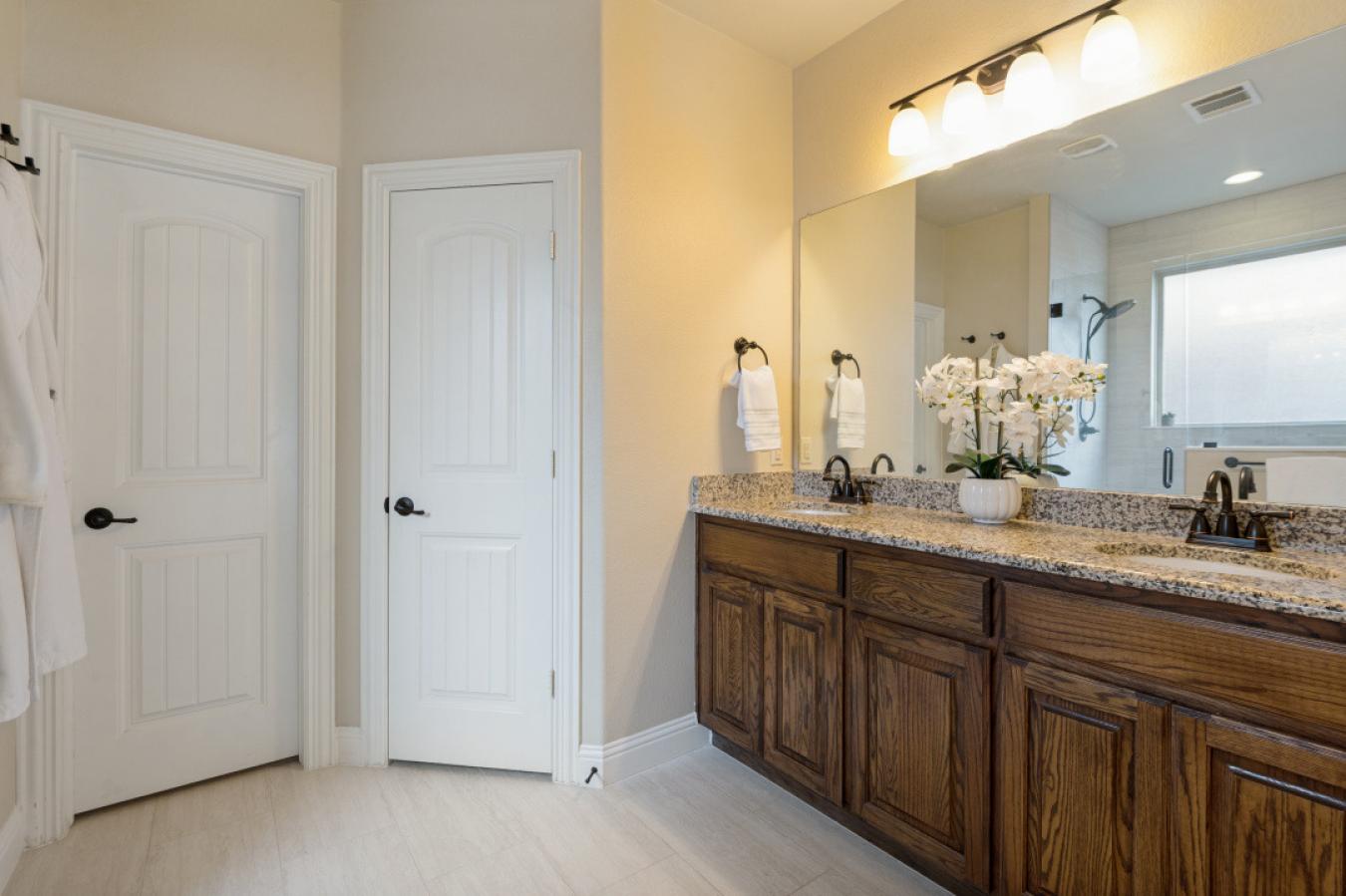 Gorgeous 2016-built single-family home located on a desirable corner l – image 17