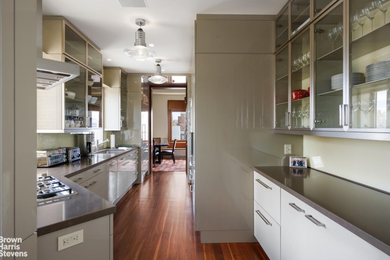 A truly spectacular triple-mint Fifth Avenue penthouse, offering excep – image 14