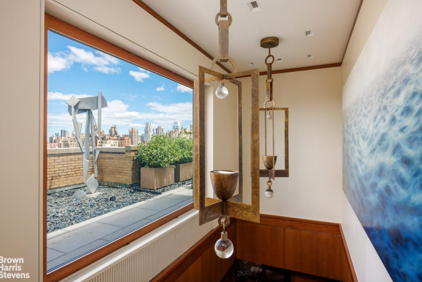 A truly spectacular triple-mint Fifth Avenue penthouse, offering excep – image 16
