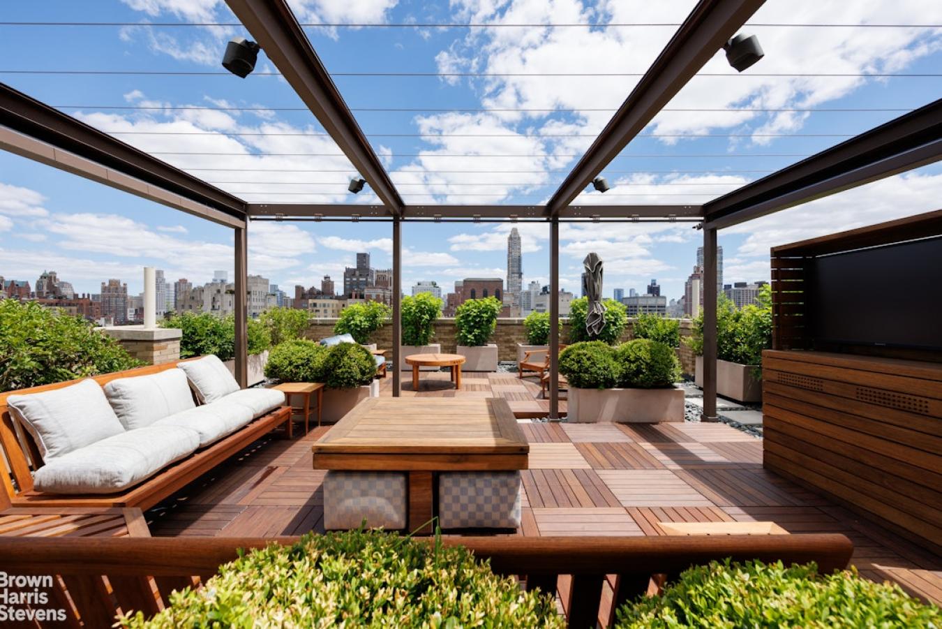 A truly spectacular triple-mint Fifth Avenue penthouse, offering excep – image 20