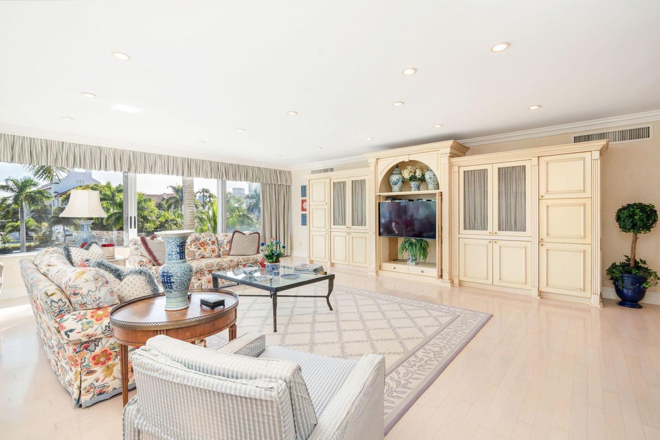 44 Cocoanut Row, Palm Beach, FL, 33480, United States, 3 Bedrooms Bedrooms, ,2 BathroomsBathrooms,Residential,For Sale,44 Cocoanut Row,228225