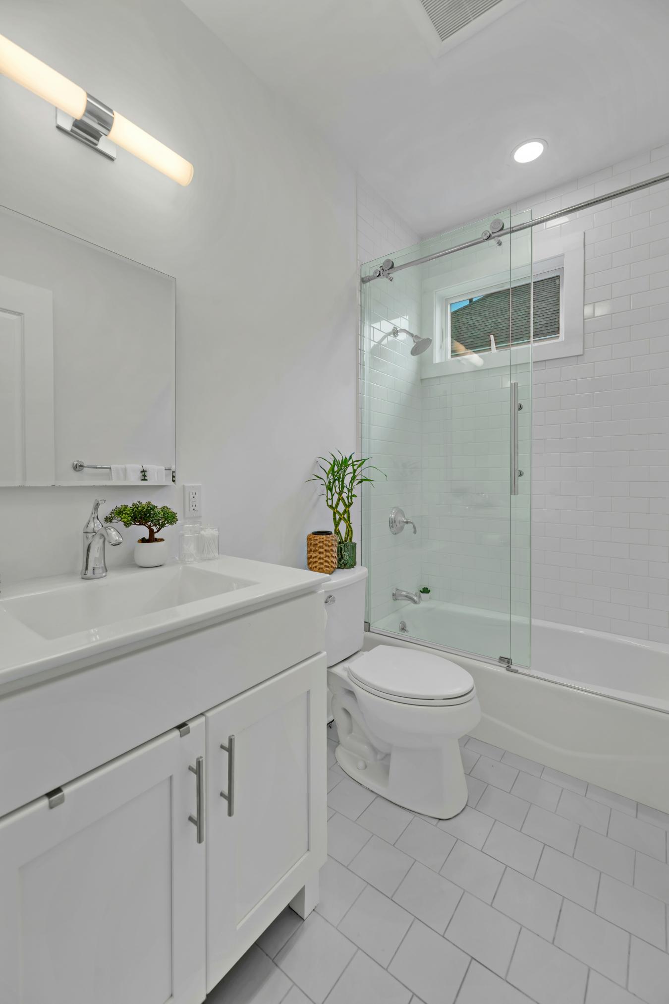 51 Island Point, City Island, NY, 10464, United States, 3 Bedrooms Bedrooms, ,3 BathroomsBathrooms,Residential,For Sale,51 Island Point,228233