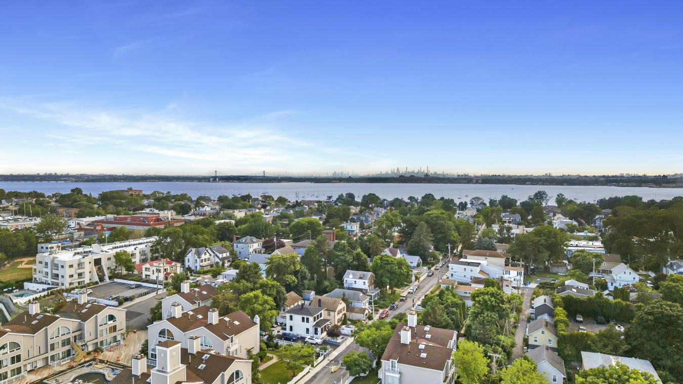 51 Island Point, City Island, NY, 10464, United States, 3 Bedrooms Bedrooms, ,3 BathroomsBathrooms,Residential,For Sale,51 Island Point,228233