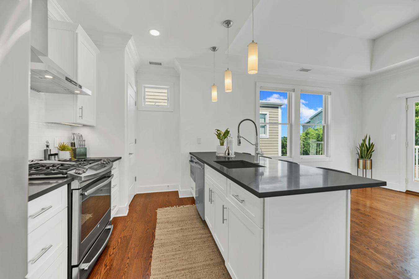 51 Island Point, City Island, NY, 10464, United States, 3 Bedrooms Bedrooms, ,3 BathroomsBathrooms,Residential,For Sale,51 Island Point,228233