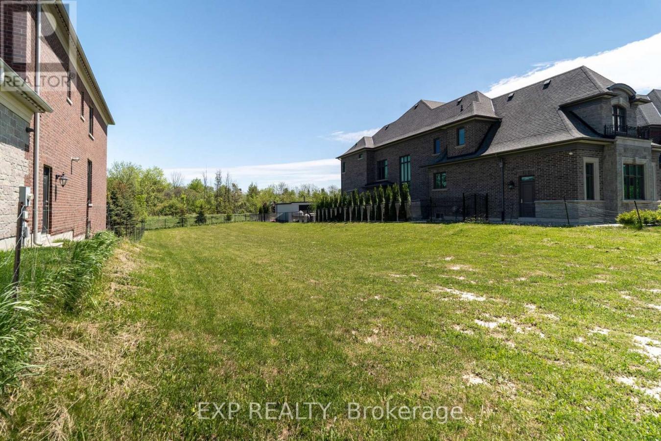 25 Hogan Court, King (King City), ON, L7B1C9, Canada, ,Residential,For Sale,25 Hogan Court,N13442670