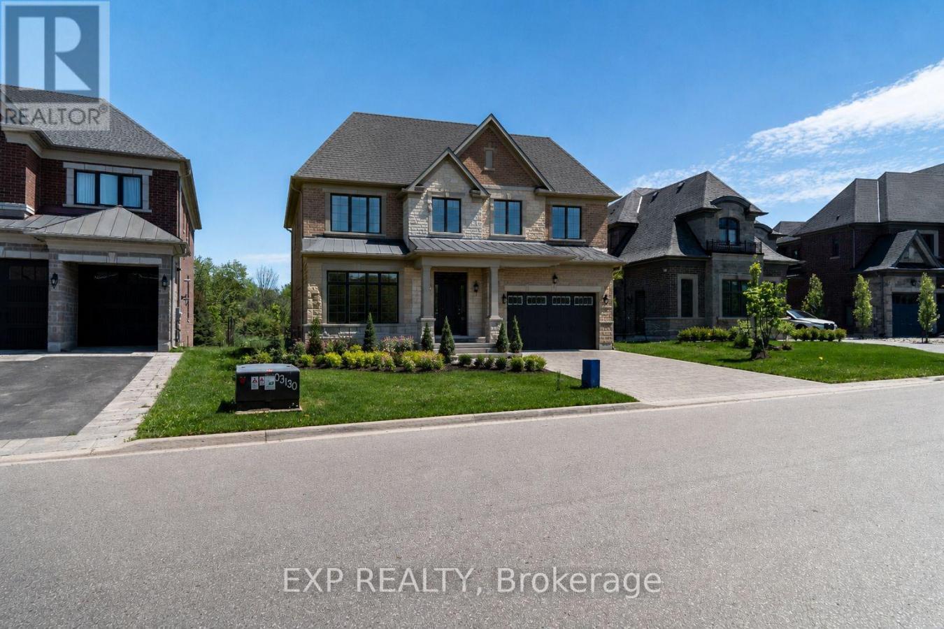 25 Hogan Court, King (King City), ON, L7B1C9, Canada, ,Residential,For Sale,25 Hogan Court,N13442670