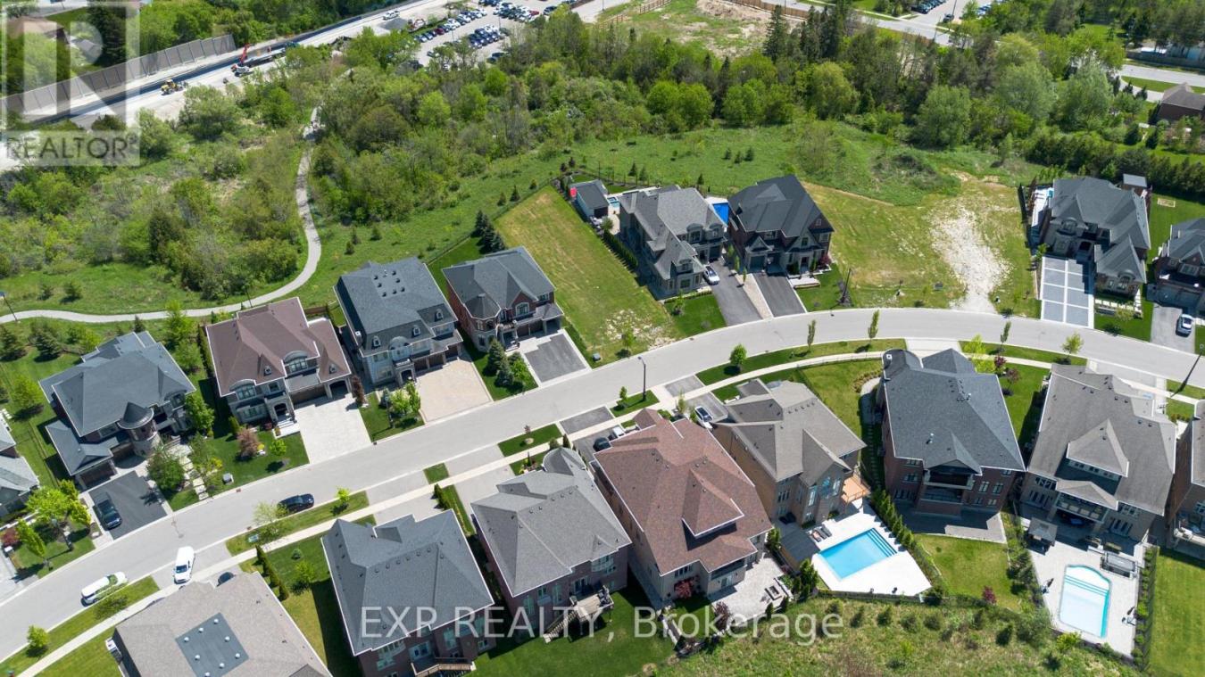 25 Hogan Court, King (King City), ON, L7B1C9, Canada, ,Residential,For Sale,25 Hogan Court,N13442670
