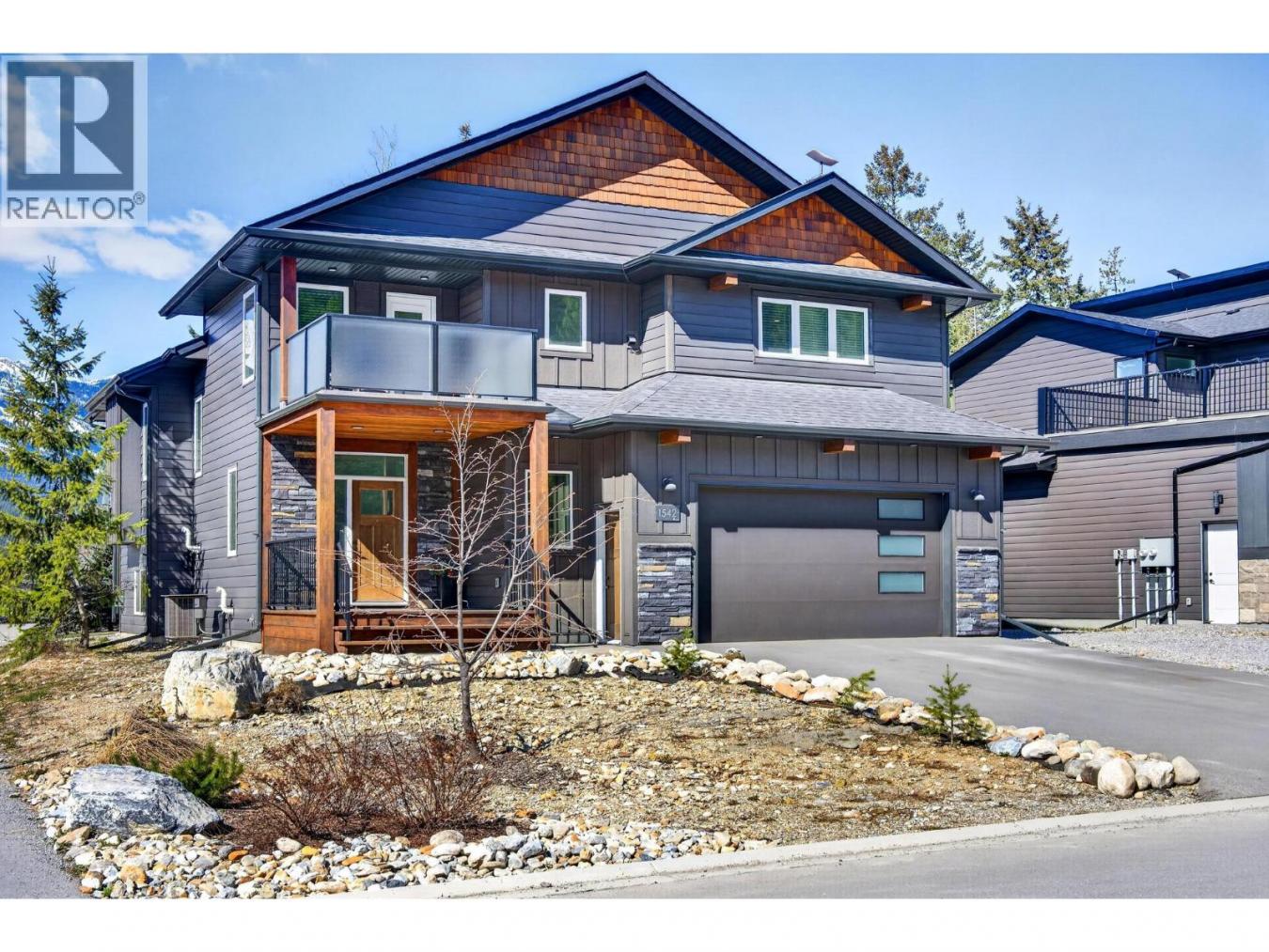 1542 Cedar Street, Golden, BC, V0A1H6, Canada, 3 Bedrooms Bedrooms, ,4 BathroomsBathrooms,Residential,For Sale,1542 Cedar Street,10383136