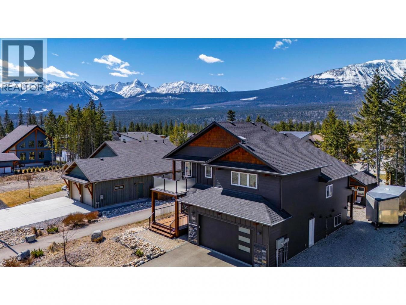 1542 Cedar Street, Golden, BC, V0A1H6, Canada, 3 Bedrooms Bedrooms, ,4 BathroomsBathrooms,Residential,For Sale,1542 Cedar Street,10383136