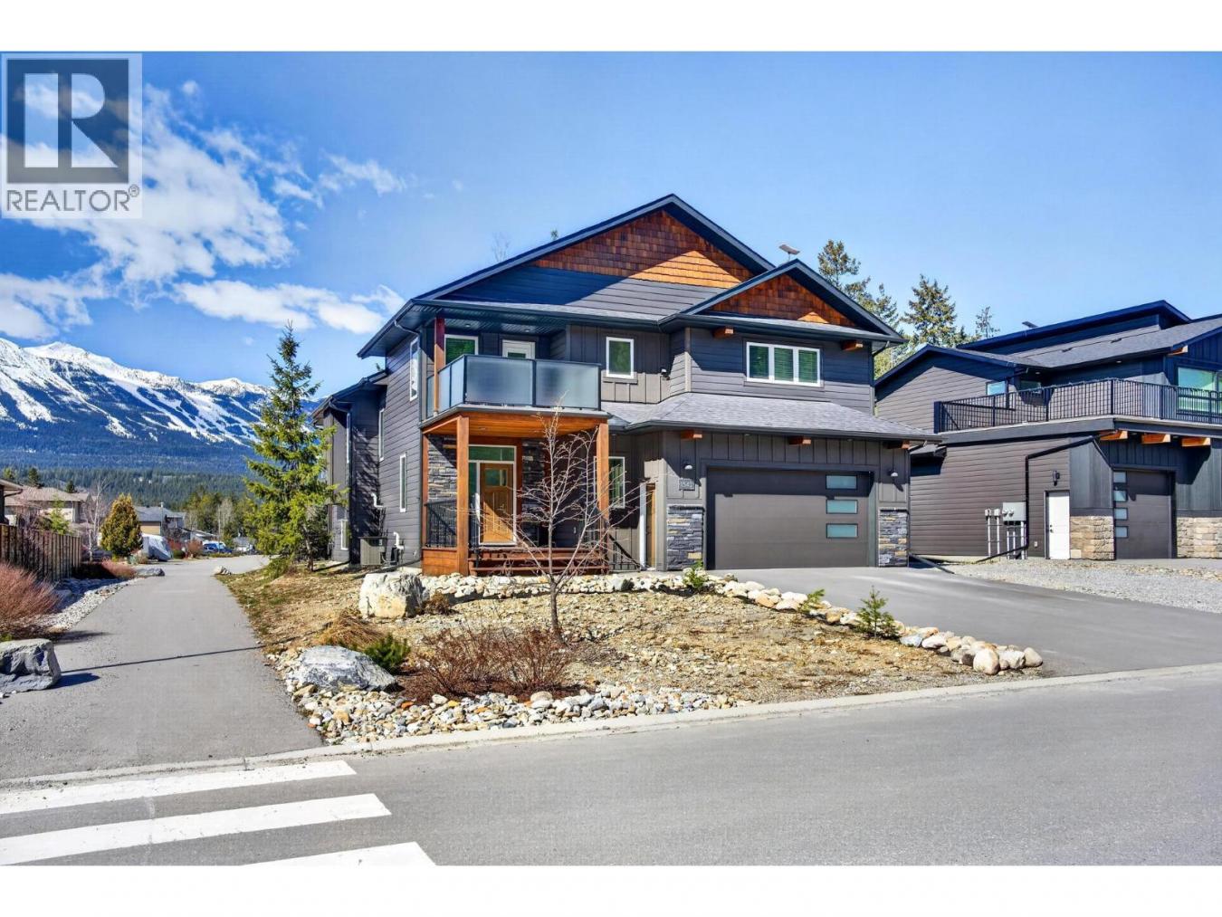 1542 Cedar Street, Golden, BC, V0A1H6, Canada, 3 Bedrooms Bedrooms, ,4 BathroomsBathrooms,Residential,For Sale,1542 Cedar Street,10383136