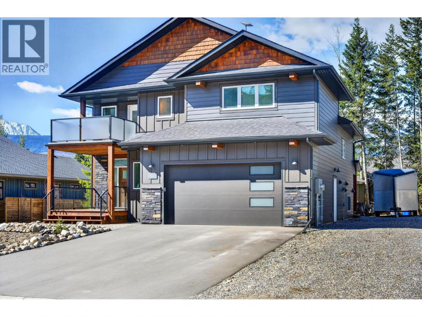 1542 Cedar Street, Golden, BC, V0A1H6, Canada, 3 Bedrooms Bedrooms, ,4 BathroomsBathrooms,Residential,For Sale,1542 Cedar Street,10383136