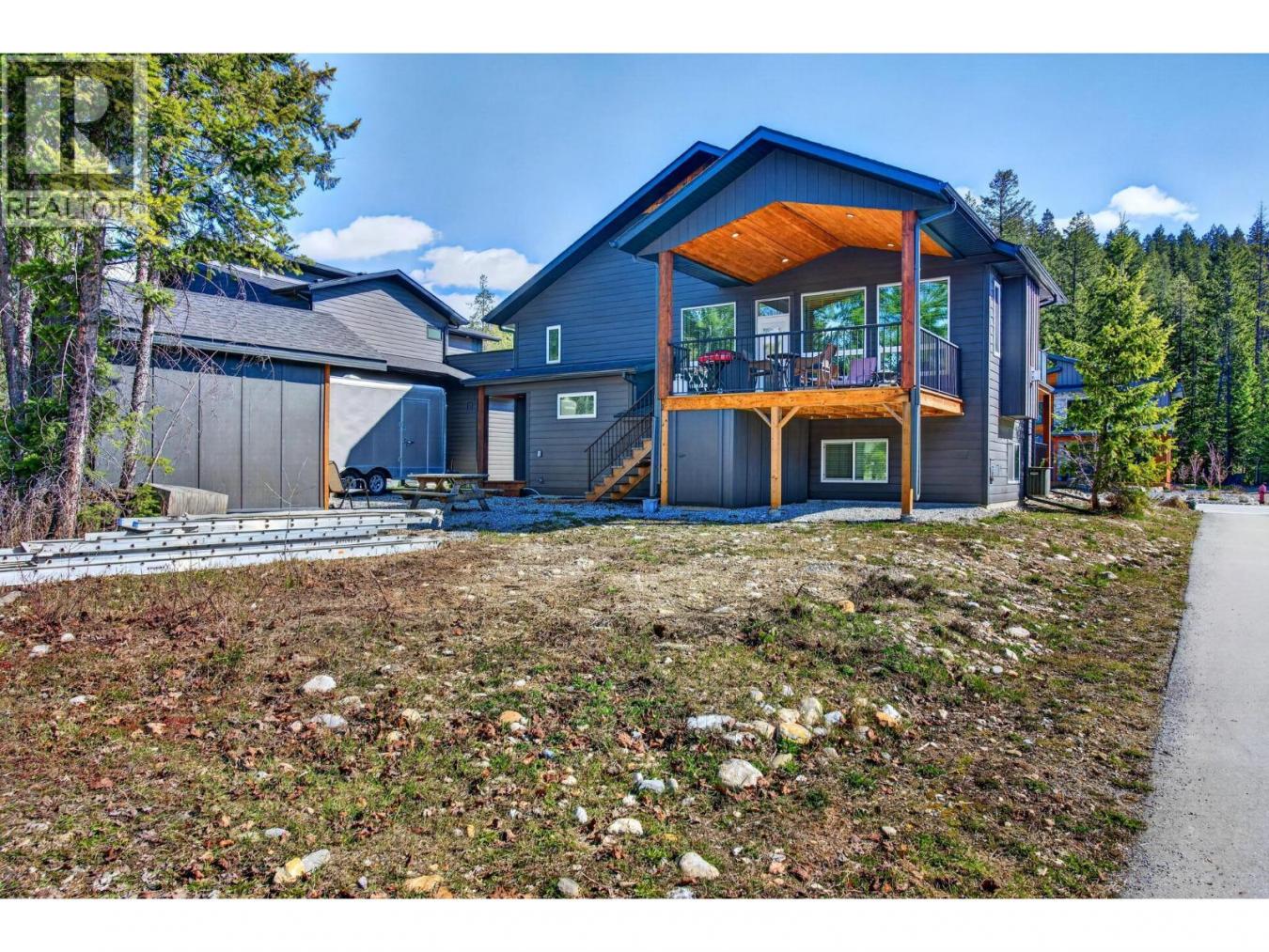 1542 Cedar Street, Golden, BC, V0A1H6, Canada, 3 Bedrooms Bedrooms, ,4 BathroomsBathrooms,Residential,For Sale,1542 Cedar Street,10383136