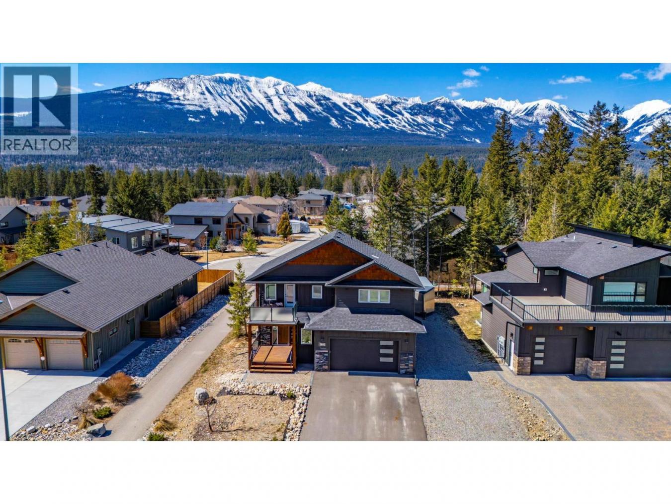 1542 Cedar Street, Golden, BC, V0A1H6, Canada, 3 Bedrooms Bedrooms, ,4 BathroomsBathrooms,Residential,For Sale,1542 Cedar Street,10383136