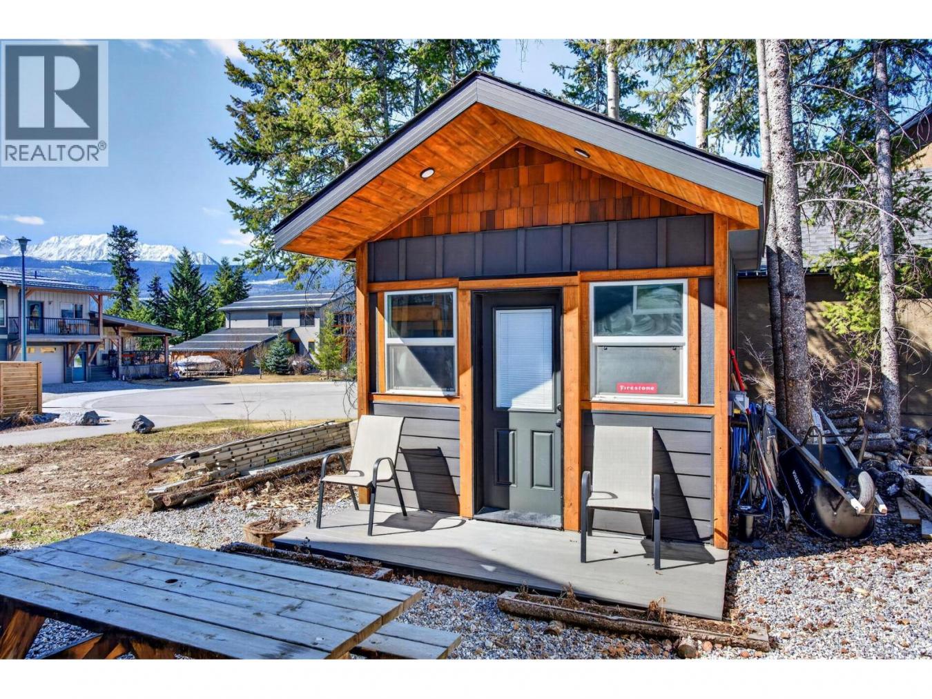 1542 Cedar Street, Golden, BC, V0A1H6, Canada, 3 Bedrooms Bedrooms, ,4 BathroomsBathrooms,Residential,For Sale,1542 Cedar Street,10383136