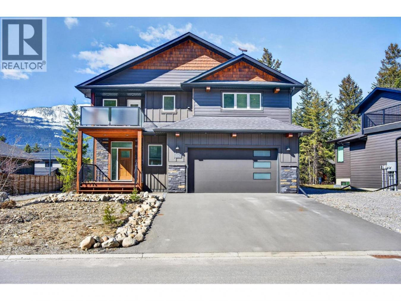 1542 Cedar Street, Golden, BC, V0A1H6, Canada, 3 Bedrooms Bedrooms, ,4 BathroomsBathrooms,Residential,For Sale,1542 Cedar Street,10383136